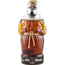 Old Monk Supreme XXX Rum Mönchsflasche